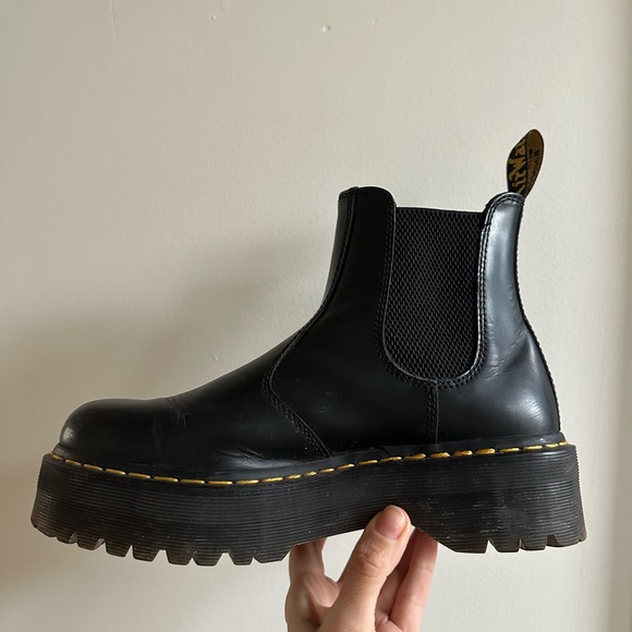 Dr. Martens Shoes - Doc Marten 2976 Platform Chelsea Boots